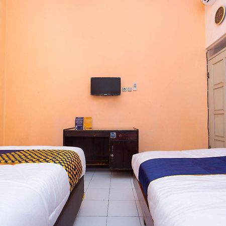 Hotel Spot On 2697 Homy House Semarang Exterior foto
