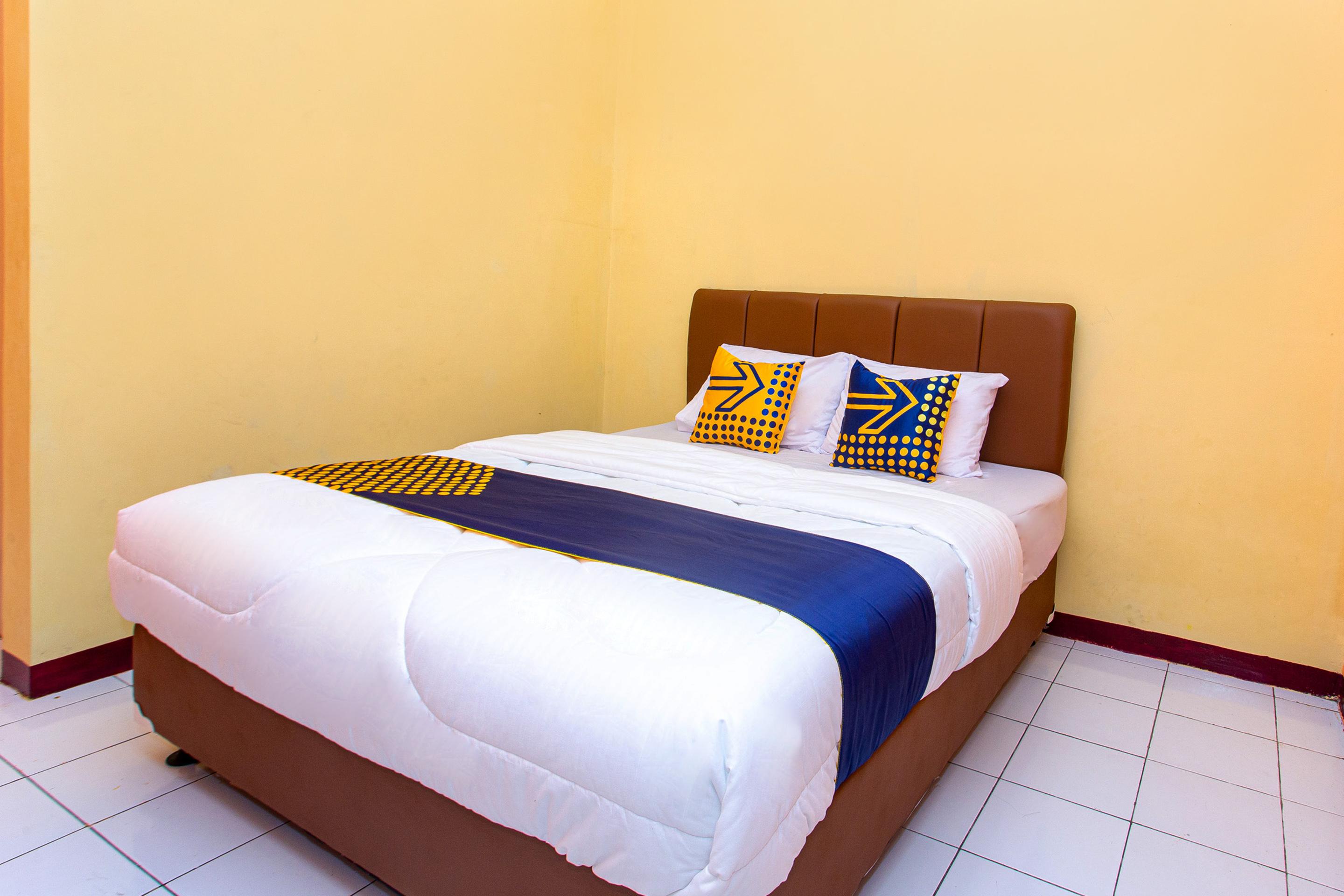 Hotel Spot On 2697 Homy House Semarang Exterior foto
