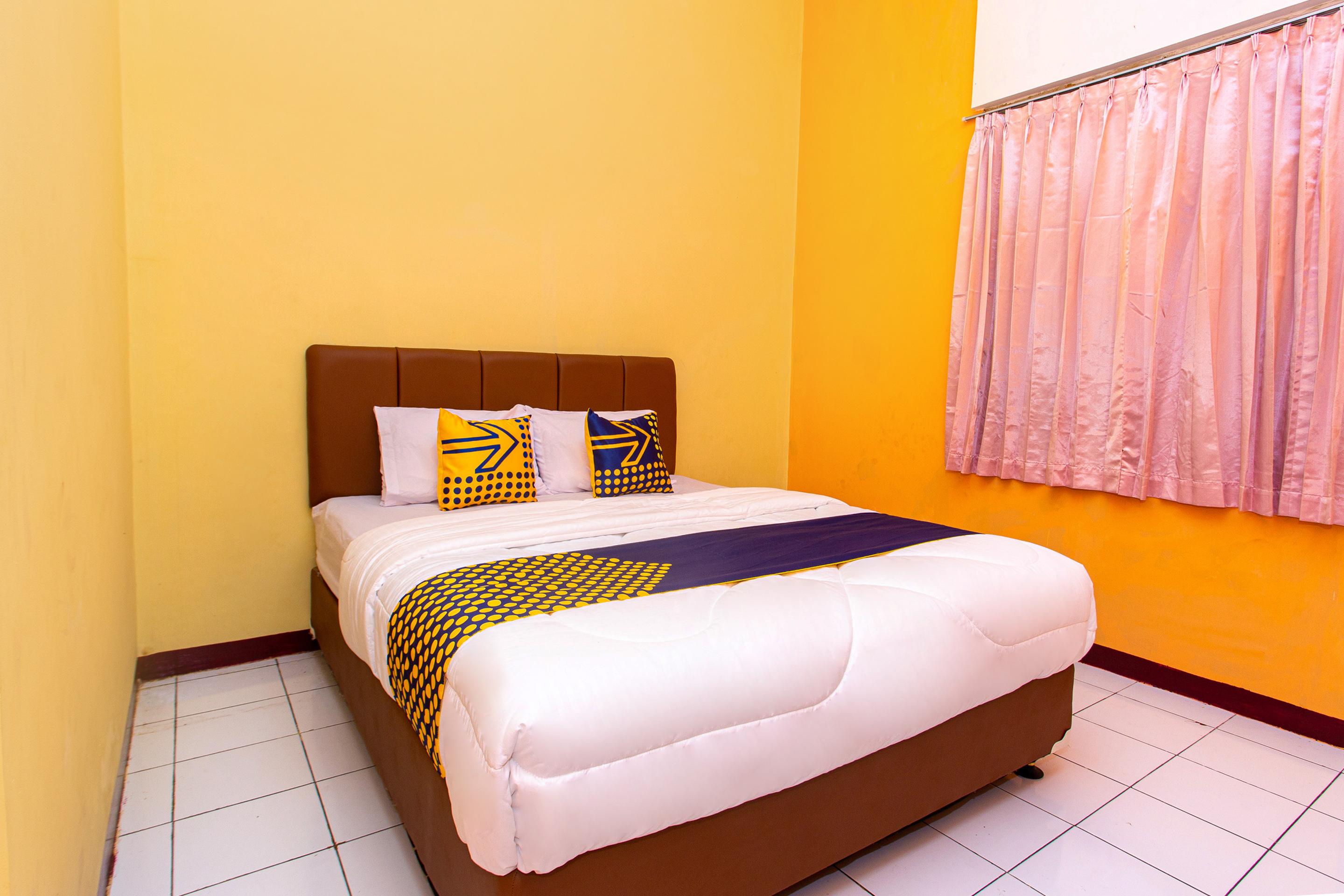 Hotel Spot On 2697 Homy House Semarang Exterior foto