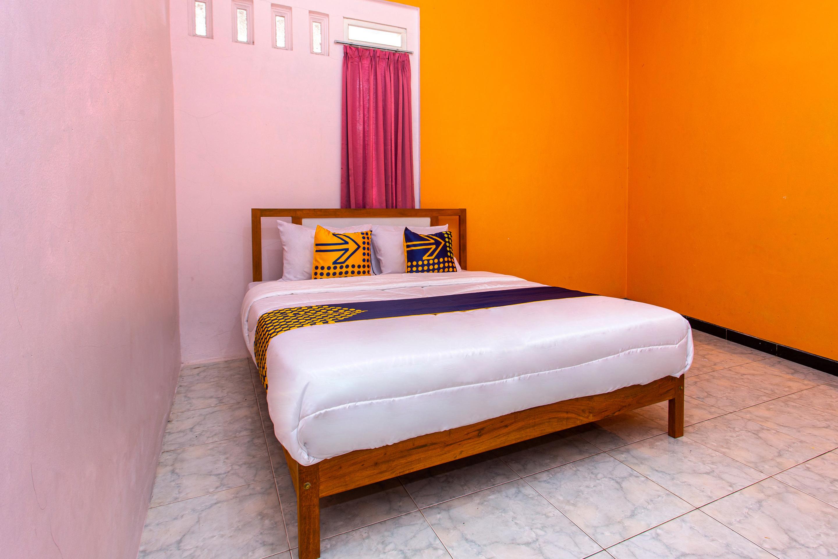 Hotel Spot On 2697 Homy House Semarang Exterior foto
