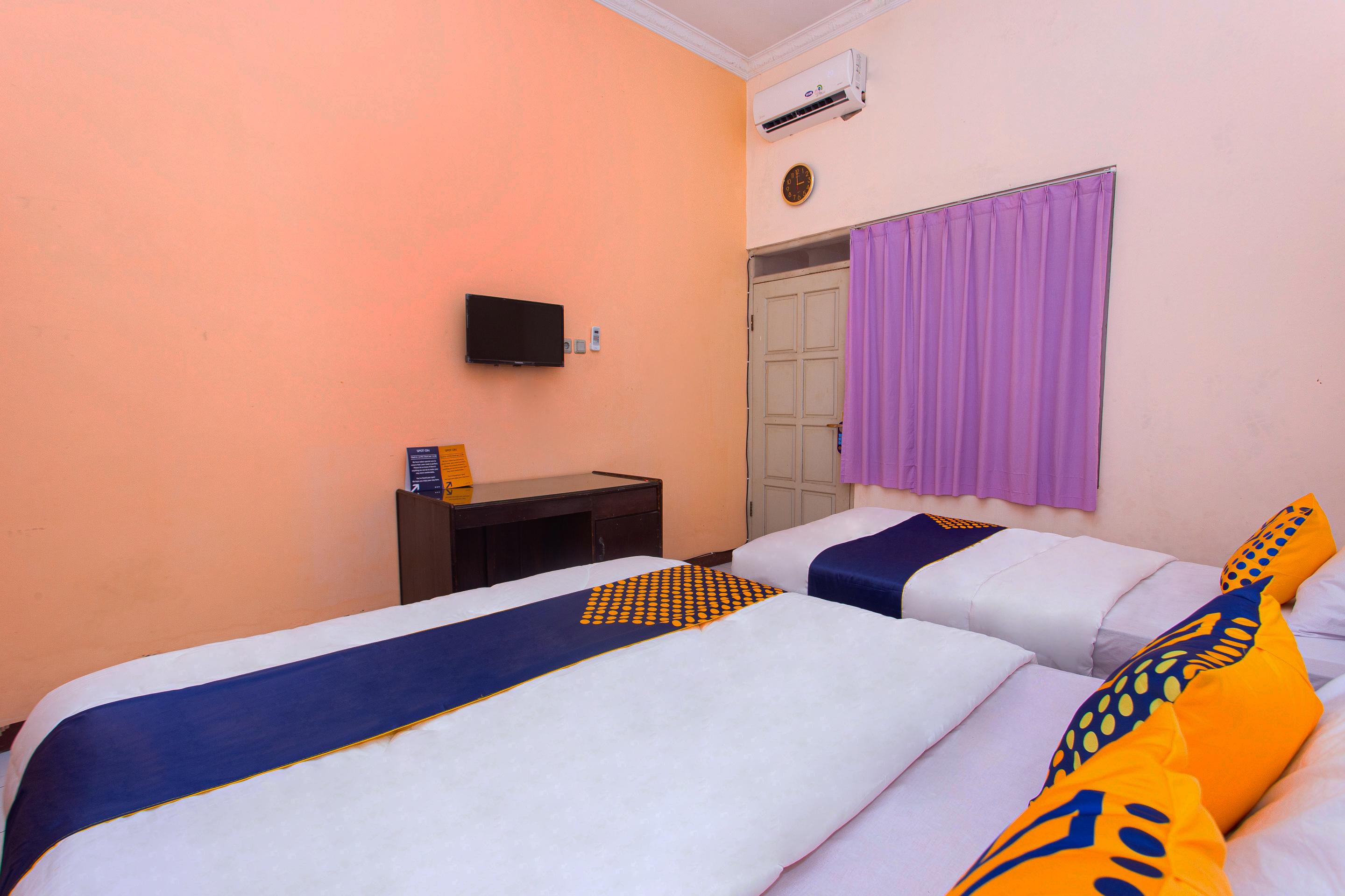 Hotel Spot On 2697 Homy House Semarang Exterior foto
