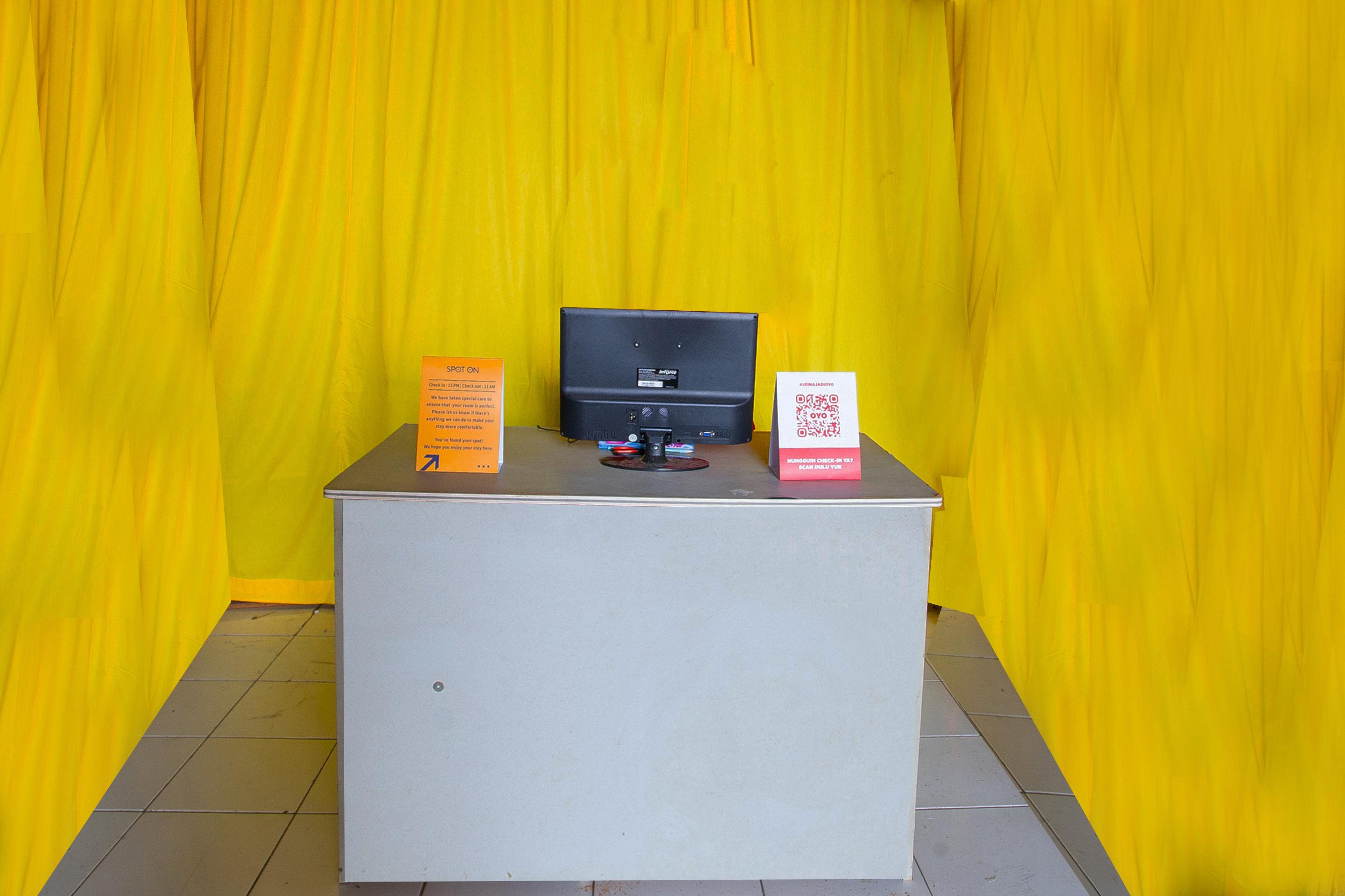 Hotel Spot On 2697 Homy House Semarang Exterior foto