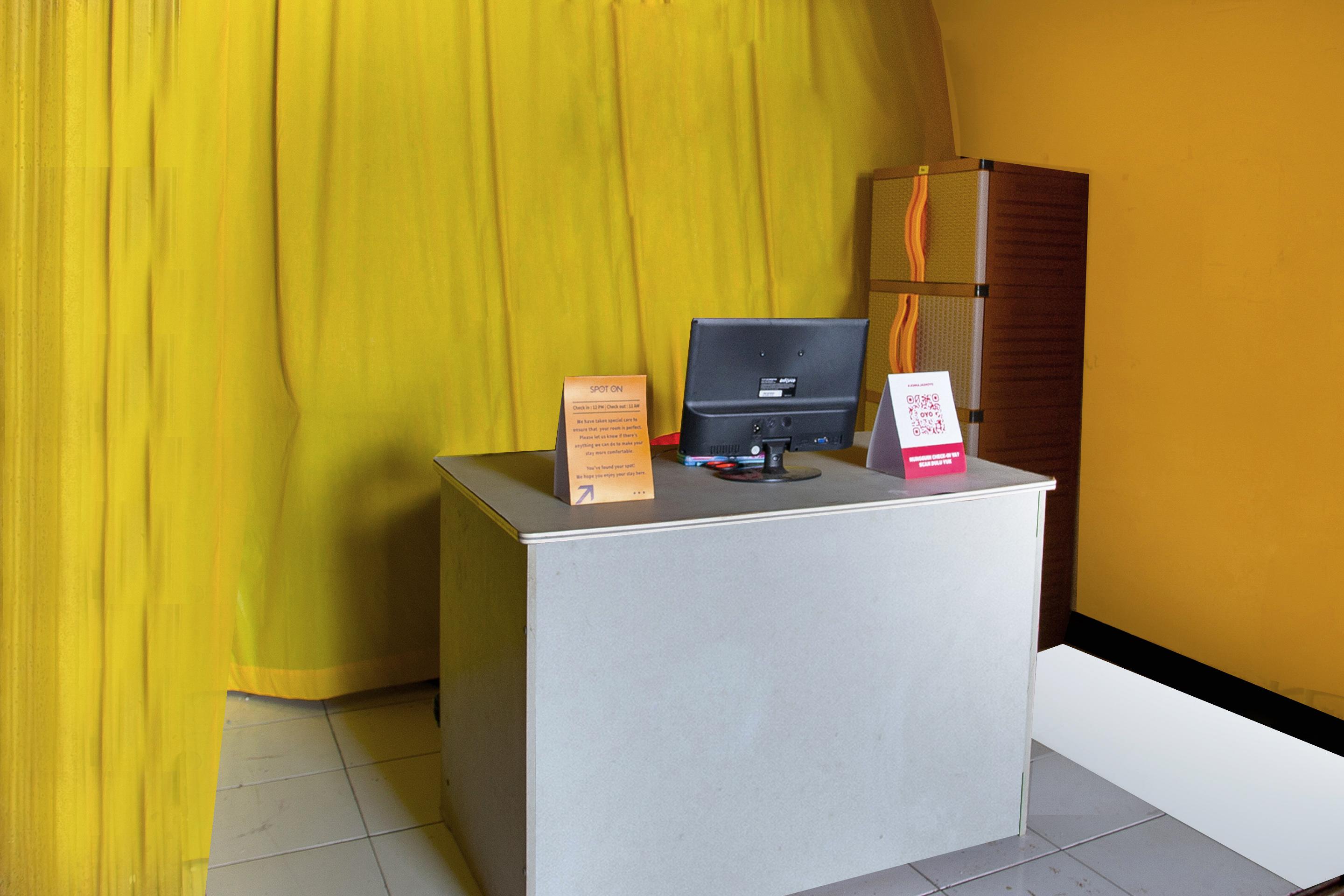 Hotel Spot On 2697 Homy House Semarang Exterior foto