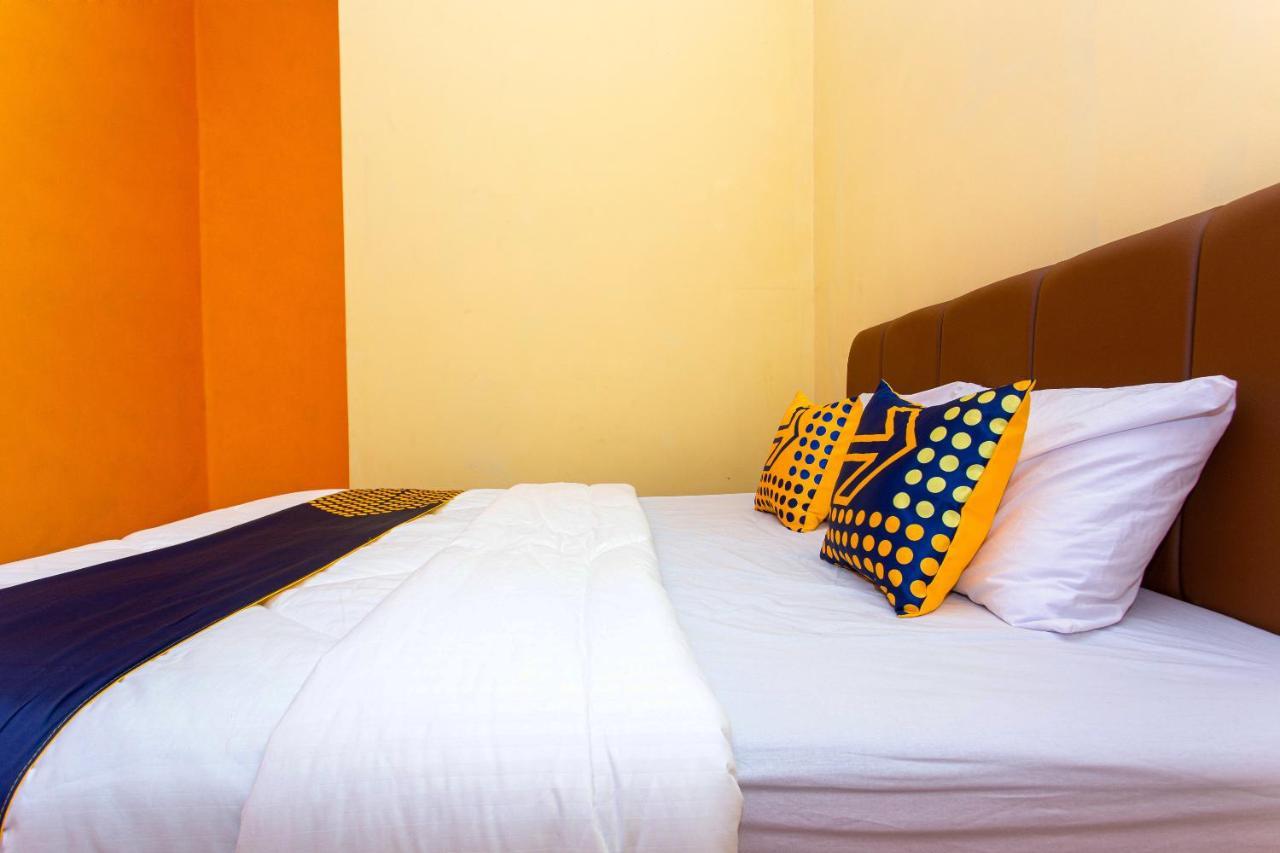 Hotel Spot On 2697 Homy House Semarang Exterior foto
