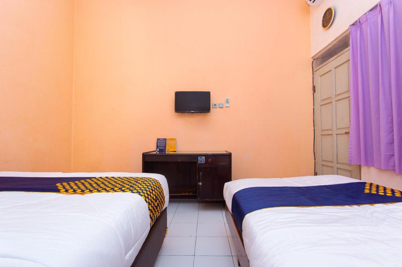 Hotel Spot On 2697 Homy House Semarang Exterior foto