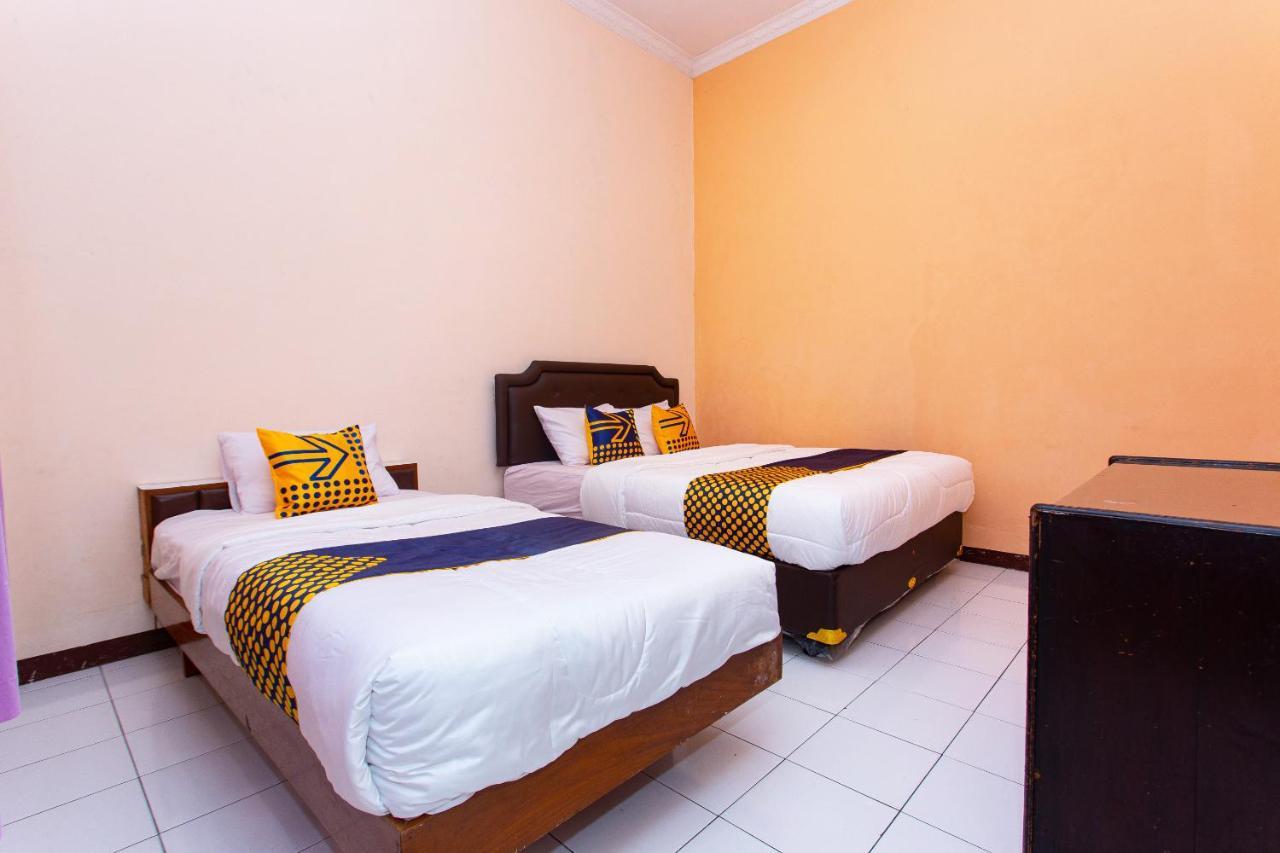 Hotel Spot On 2697 Homy House Semarang Exterior foto